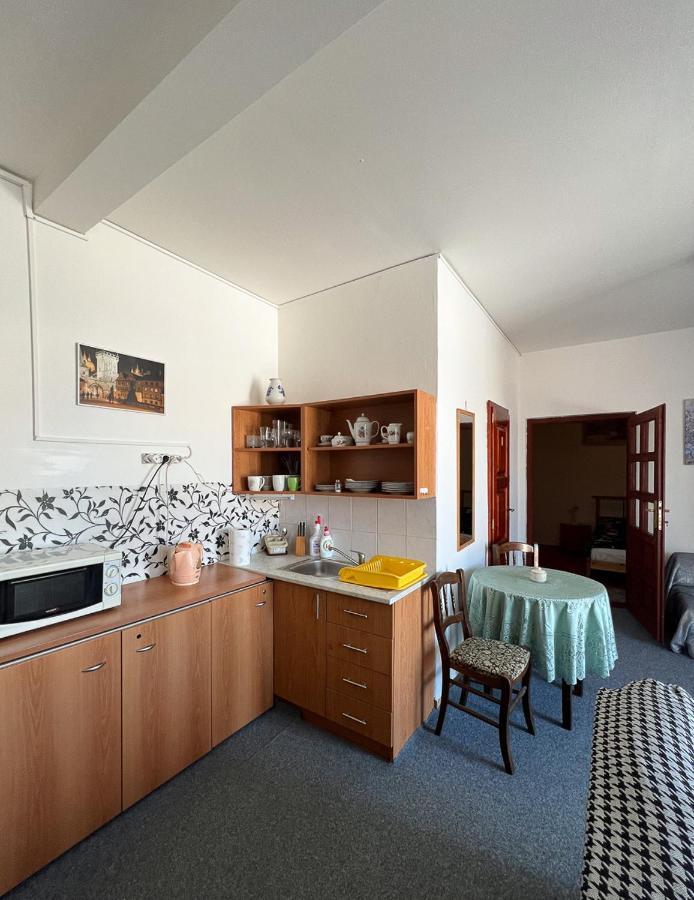 2- Izbovy Apartman Kajka V Penzion Трстена Экстерьер фото